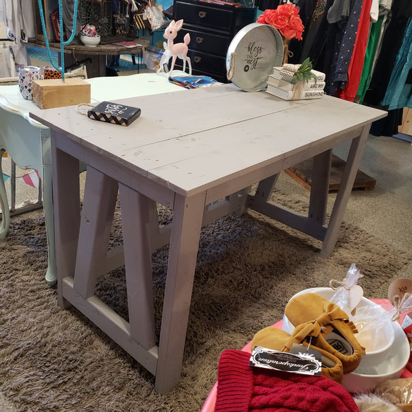 Custom Built Desk NOT AVAILABLE FOR SHIPPING Located in Farmersville, TX