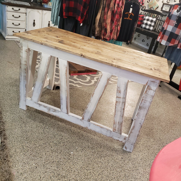 Custom Built Desk NOT AVAILABLE FOR SHIPPING Located in Farmersville, TX