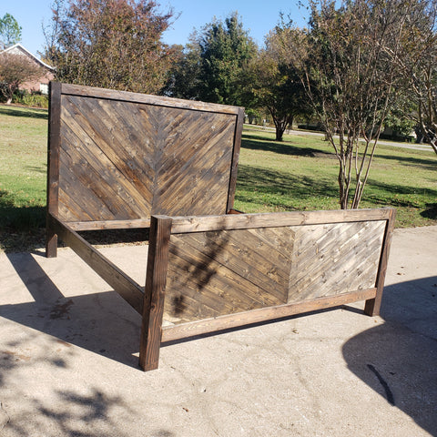 King Headboard & Footboard NOT AVAILABLE FOR SHIPPING Located in Farmersville, TX