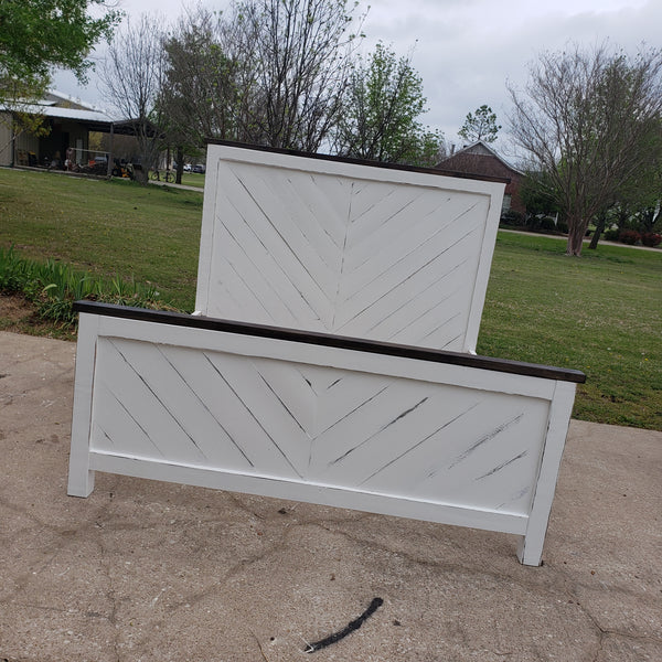 King Headboard & Footboard NOT AVAILABLE FOR SHIPPING Located in Farmersville, TX