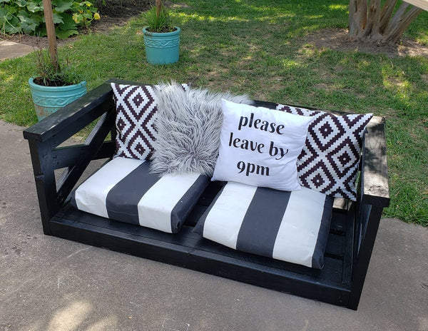 Porch Swing NOT AVAILABLE FOR SHIPPING Located in Farmersville, TX