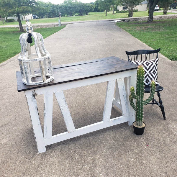 Custom Built Desk NOT AVAILABLE FOR SHIPPING Located in Farmersville, TX