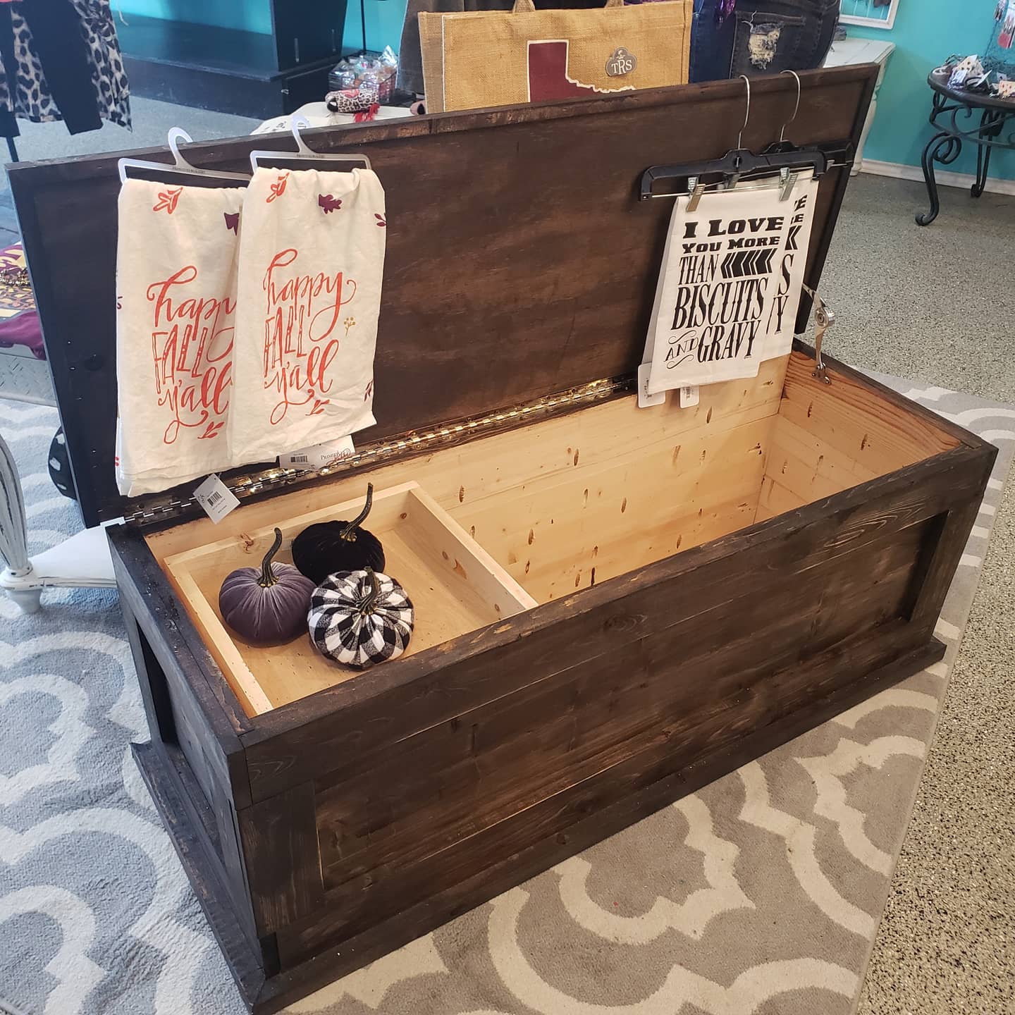 Blanket Chest NOT AVAILABLE FOR SHIPPING Located in Farmersville, TX