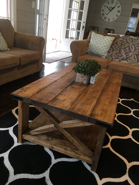 Coffee Table & Side Table Set NOT AVAILABLE FOR SHIPPING Located in Farmersville, TX